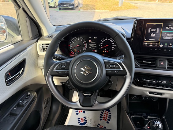 Vehicle image 10 Vehicle image 10