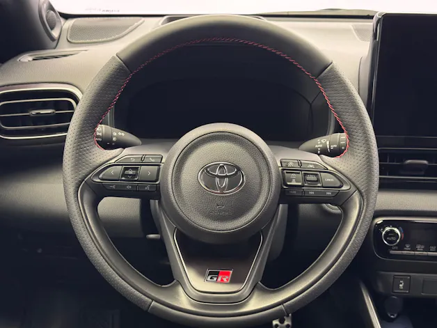 Toyota Yaris 1.5 VVT-i HSD GR Sport