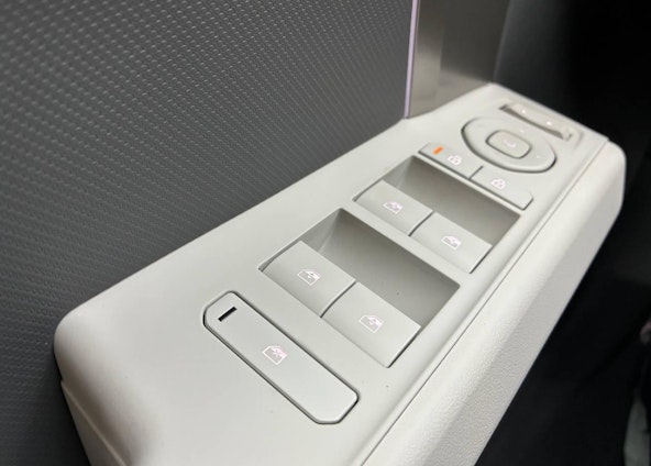 Vehicle image 14 Vehicle image 14