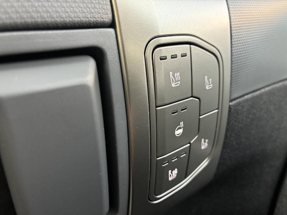 Vehicle image 13 Vehicle image 13