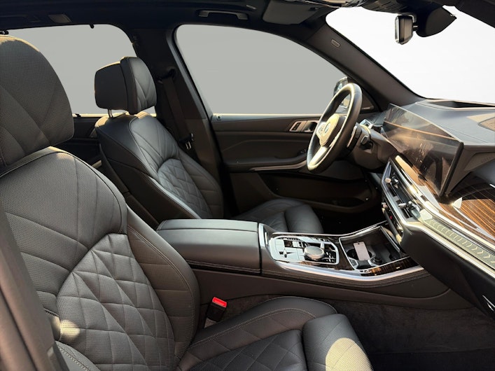 Vehicle image BMW X5