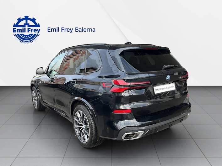 Vehicle image BMW X5