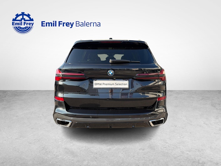 Vehicle image BMW X5