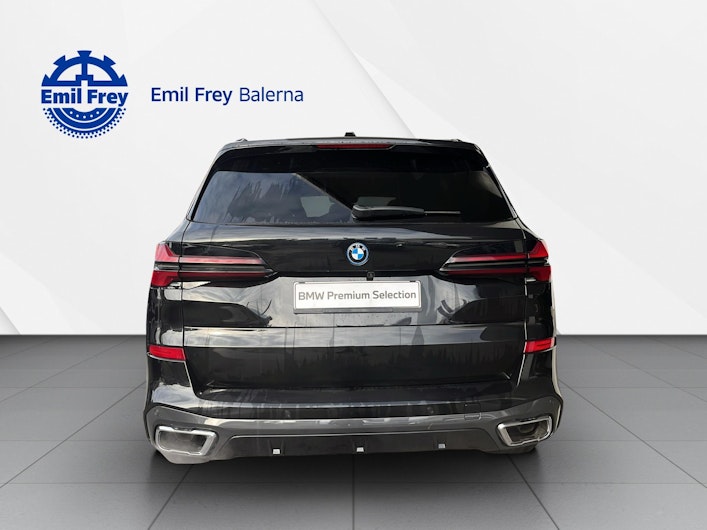 Vehicle image BMW X5