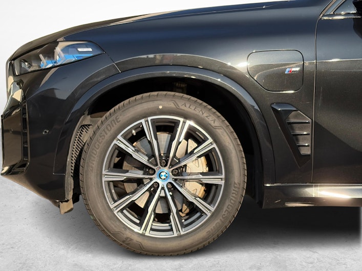 Vehicle image BMW X5