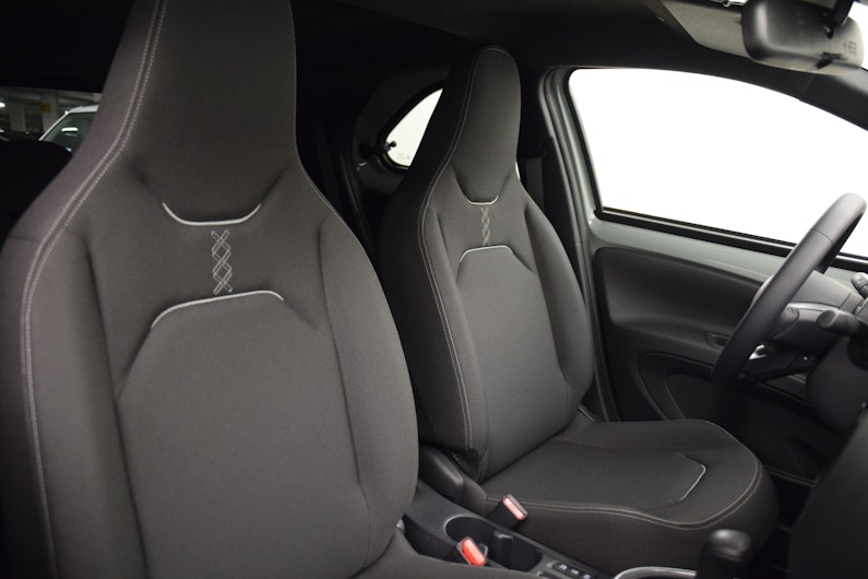 Vehicle image TOYOTA AYGO X