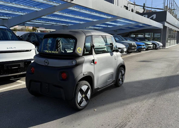 immagine del veicolo 5 immagine del veicolo 5