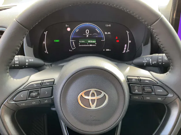 Toyota Yaris 1.5 VVT-i HSD Trend