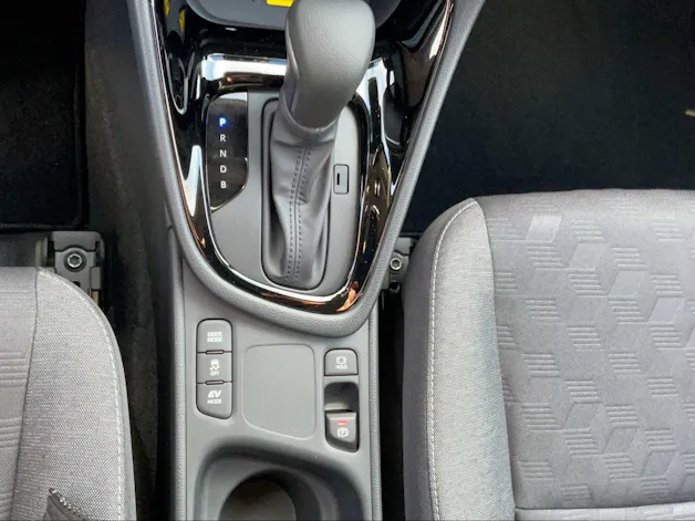 Toyota Yaris 1.5 VVT-i HSD Trend