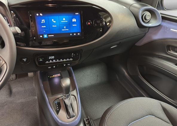 Vehicle image 13 Vehicle image 13