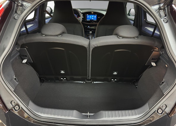 Vehicle image 14 Vehicle image 14