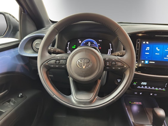 Vehicle image 10 Vehicle image 10