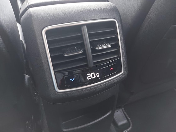 Vehicle image 26 Vehicle image 26