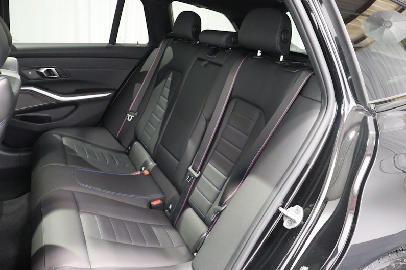 Vehicle image BMW 3 SERIES