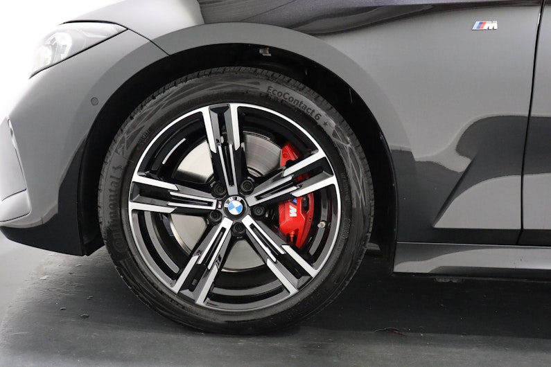 Vehicle image BMW 3 SERIES