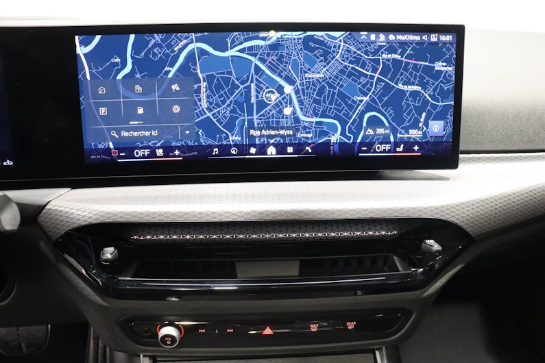 Vehicle image BMW 3 SERIES