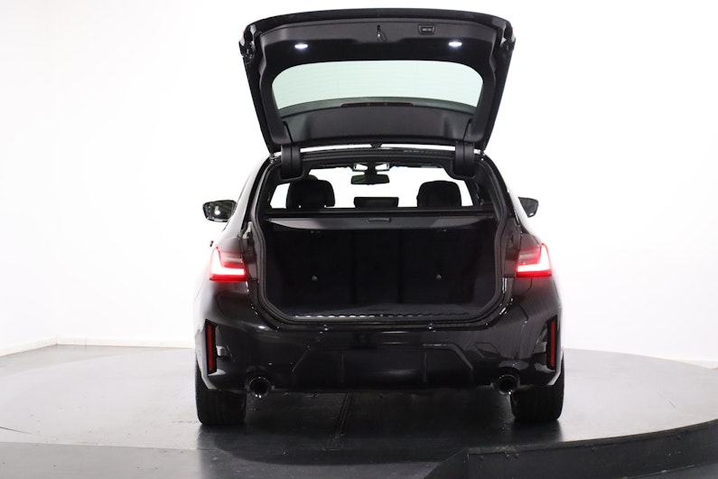 Vehicle image BMW 3 SERIES