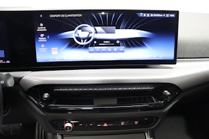 Vehicle image BMW 330d xDrive SAG Touring