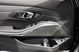 Vehicle image BMW 330d xDrive SAG Touring