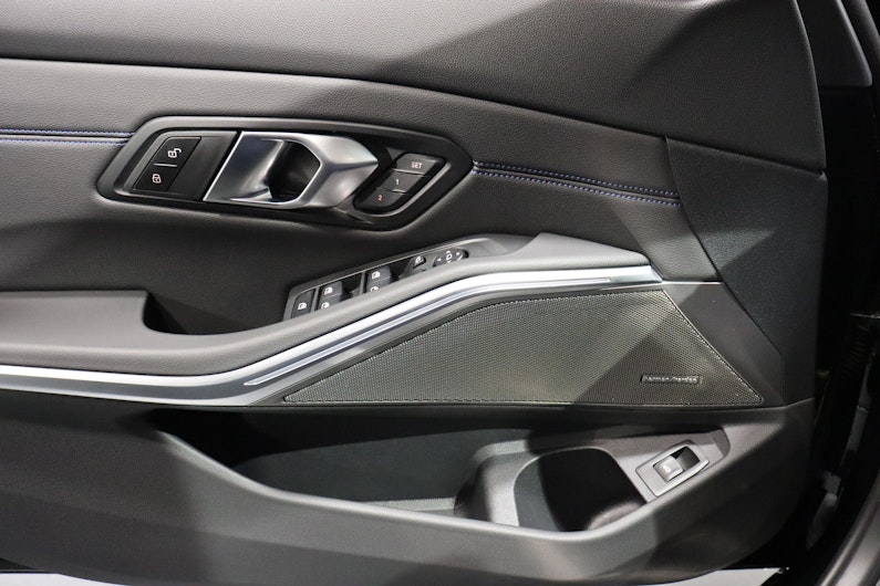 Vehicle image BMW 3 SERIES