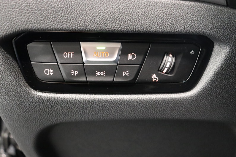 Vehicle image BMW 3 SERIES