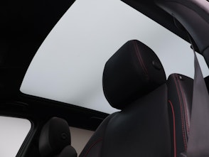 Vehicle image LAND ROVER Discovery Sport 1.5 T 300e R-Dynamic SE