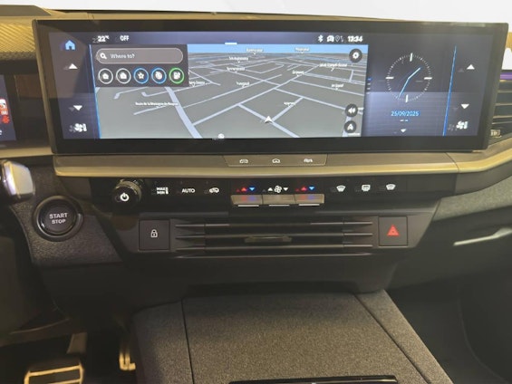 Vehicle image 6 Vehicle image 6