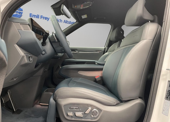 Vehicle image 6 Vehicle image 6