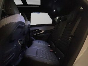 Vehicle image PEUGEOT 3008 e-GT