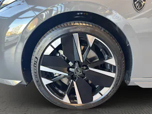 Peugeot 308 1.6 PHEV 195 GT