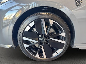 Vehicle image PEUGEOT 308 1.6 PHEV 195 GT