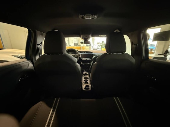 Vehicle image 7 Vehicle image 7