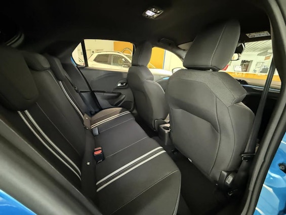 Vehicle image 8 Vehicle image 8