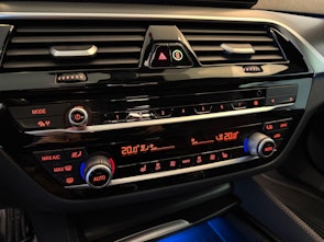 Vehicle image BMW 530e xDrive Touring M-Sport