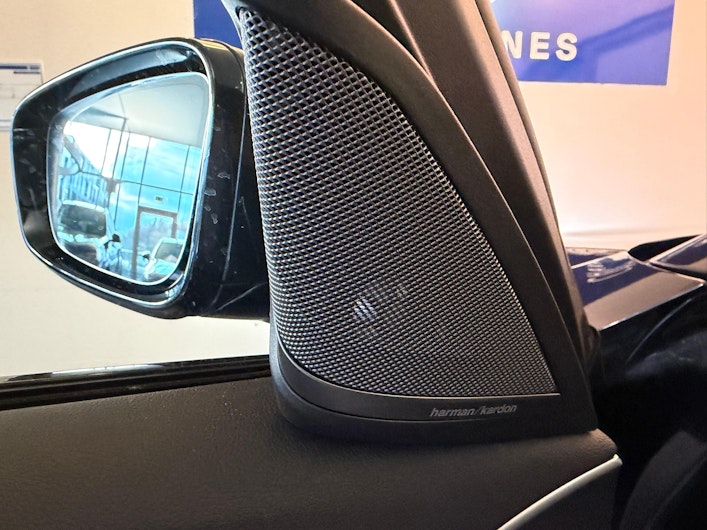 Vehicle image BMW 5 SERIES