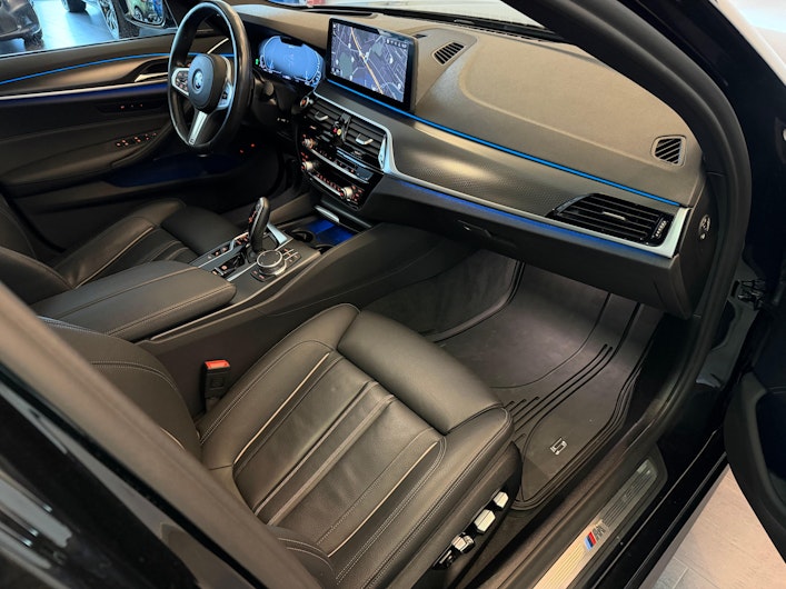 Vehicle image BMW 5 SERIES