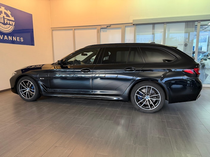 Vehicle image BMW 5 SERIES