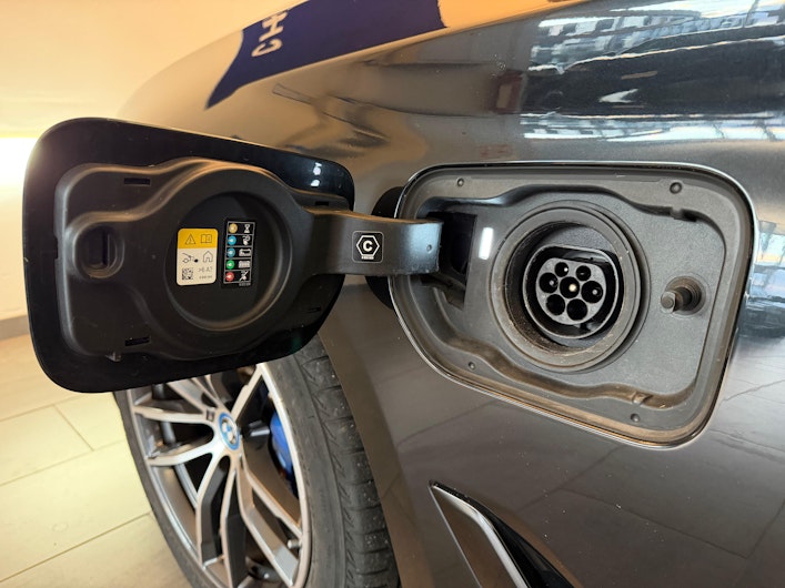 Vehicle image BMW 5 SERIES