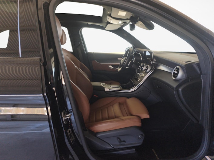 image du véhicule MERCEDES-BENZ GLC 300