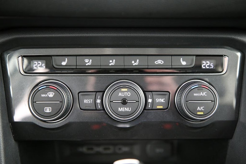 Vehicle image VW TIGUAN