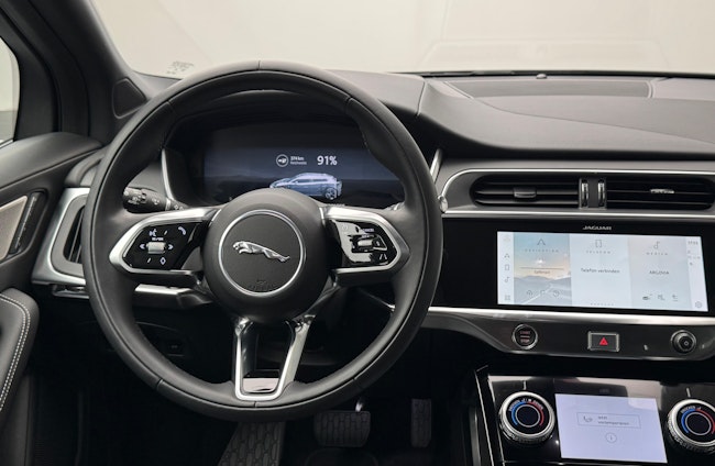 Vehicle image 4 Vehicle image 4