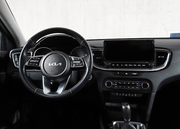 Vehicle image 4 Vehicle image 4