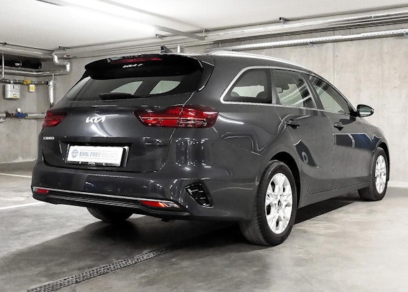 Vehicle image 12 Vehicle image 12