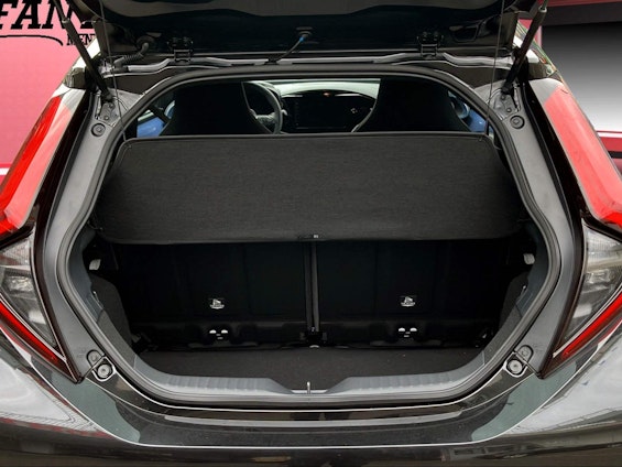 Vehicle image 6 Vehicle image 6