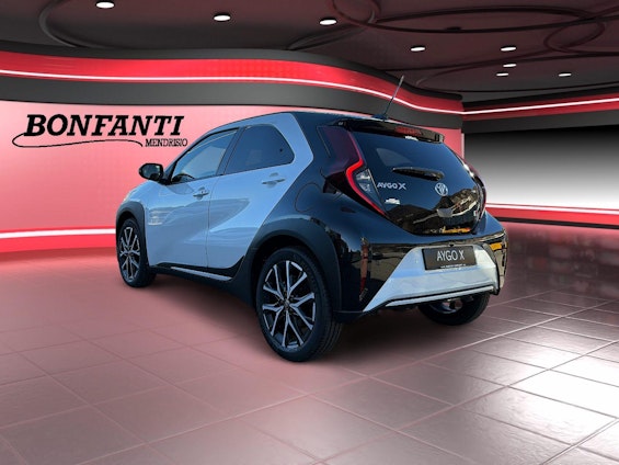 Vehicle image 4 Vehicle image 4