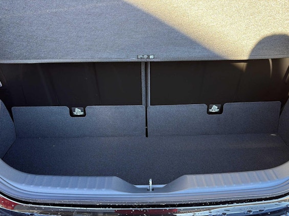 Vehicle image 6 Vehicle image 6