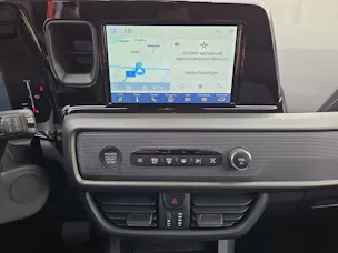 Ford Tourneo Courier 1.0 EcoBoost Titanium
