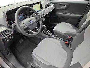 Ford Tourneo Courier 1.0 EcoBoost Titanium