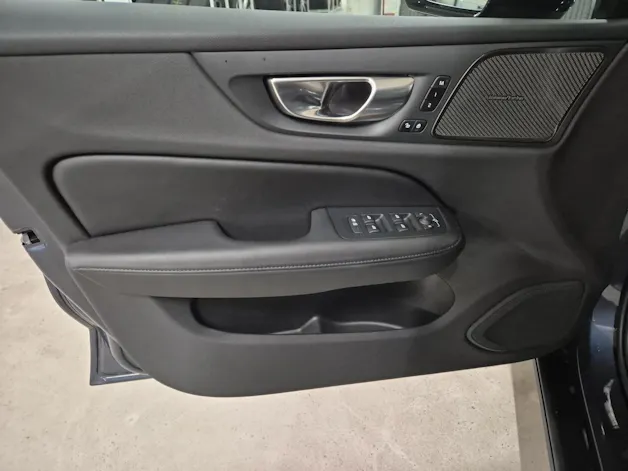 Volvo V60 2.0 T8 TE Ultra Dark eAWD