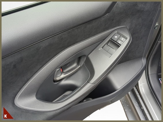 Vehicle image 11 Vehicle image 11